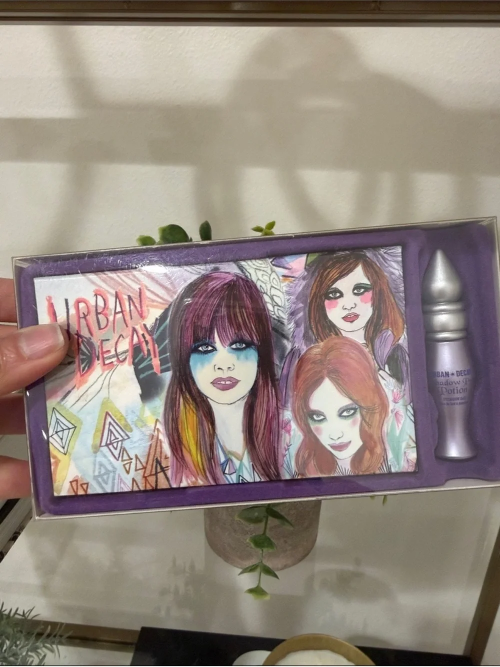 Urban Decay Eyeshadow Palette & Primer